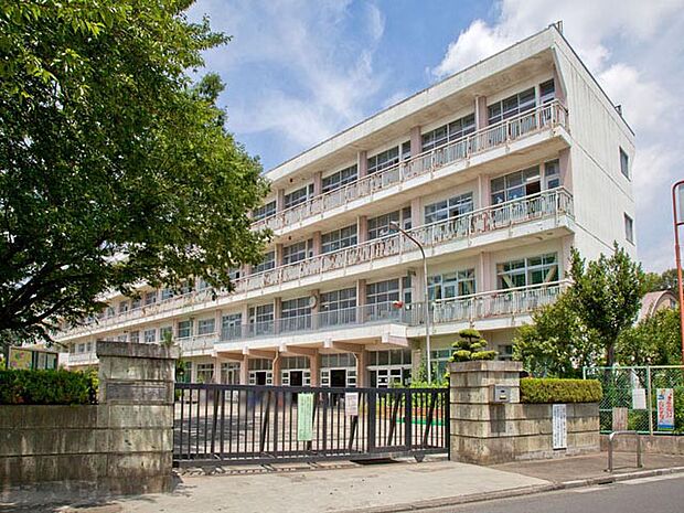 所沢市立宮前小学校まで徒歩16分1202ｍ！近すぎず遠すぎない、ちょうど良い距離感が魅力。