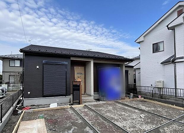 現在建築中の現場で工事進行中です。現地写真（2026年4月9日）をご覧ください。