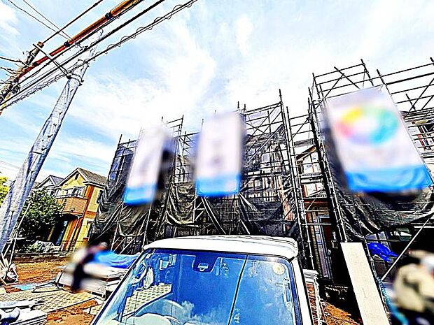 現在建築中の現場で工事進行中です。現地写真（2026年5月15日撮影）をご覧ください。