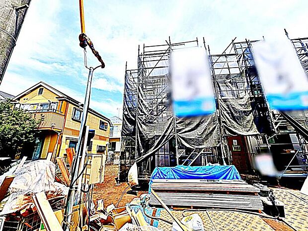 現在建築中の現場で工事進行中です。現地写真（2026年5月15日撮影）をご覧ください。