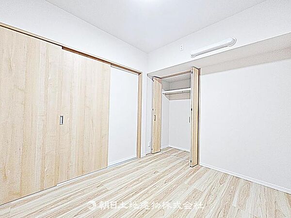 【居室】省スペースながら実用性のある居室です。必要な家具を配置しやすく、無駄なく使える空間です。
