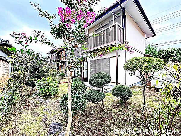 建築条件なしの土地で、自由なプランで建築可能です。現地写真（2026年6月7日撮影）をご確認ください。