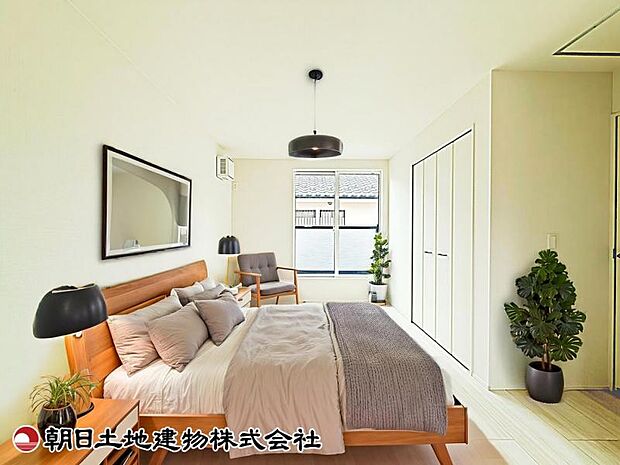 主寝室として使える洋室です。家具配置がしやすく、就寝スペースとして快適に利用できます。(家具等はCG加工です)