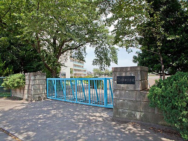 所沢市立上新井小学校まで徒歩4分274m!毎日の通学負担を軽減できる、子育て世帯に嬉しい環境。
