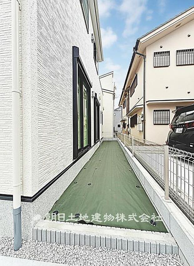 限られたスペースのお庭ですが、家庭菜園やガーデニングを楽しむことができて、ちょっとした屋外時間を楽しめます。