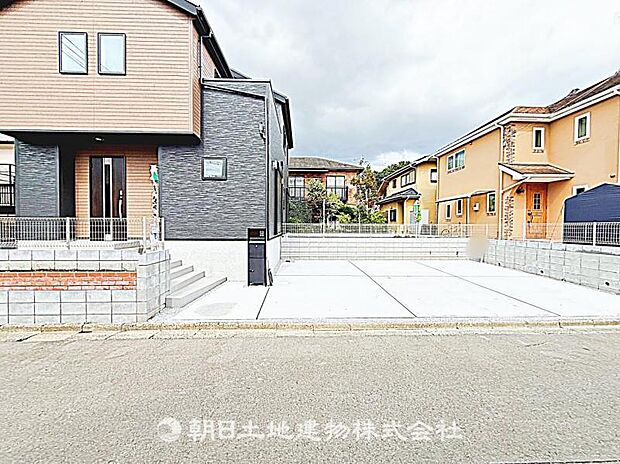 現在建築中の現場で工事進行中です。現地写真(2026年8月14日撮影)をご覧ください。