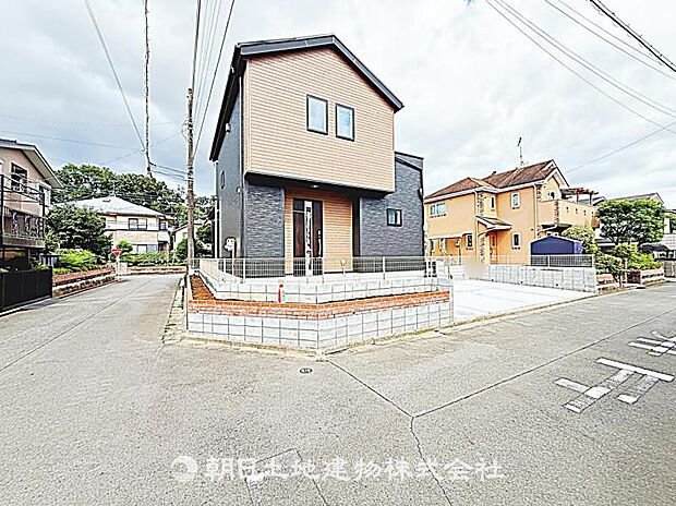 現在建築中の現場で工事進行中です。現地写真(2026年8月14日撮影)をご覧ください。