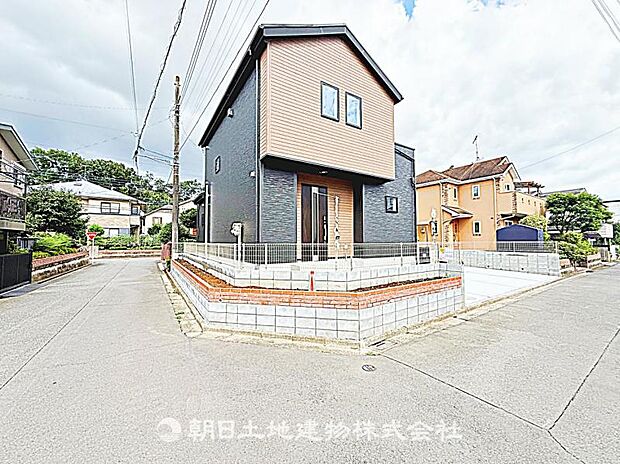 現在建築中の現場で工事進行中です。現地写真(2026年8月14日撮影)をご覧ください。