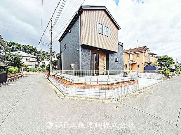 現在建築中の現場で工事進行中です。現地写真(2026年8月14日撮影)をご覧ください。