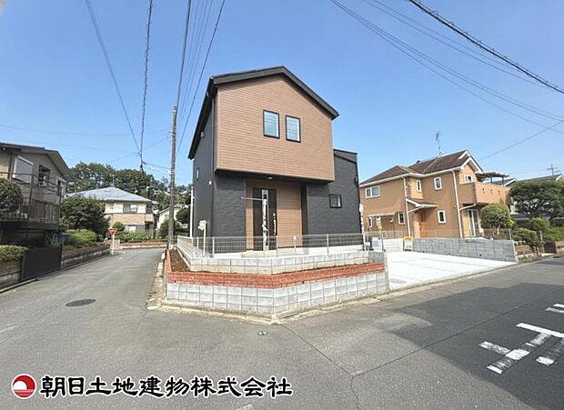 現在建築中の現場で工事進行中です。現地写真(2026年8月14日撮影)をご覧ください。