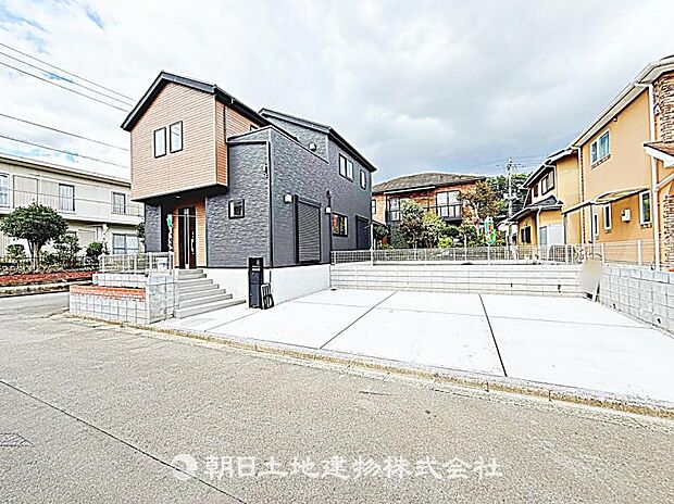 現在建築中の現場で工事進行中です。現地写真(2026年8月14日撮影)をご覧ください。