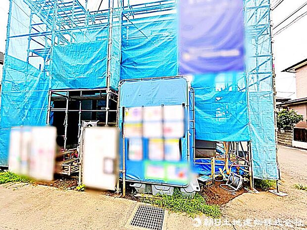 現在建築中の現場で工事進行中です。現地写真（2026年7月9撮影）をご覧ください。