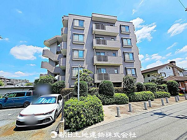 現地写真（2026年7月9日撮影）。室内はリフォーム中です。