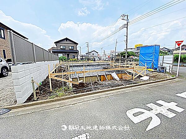 現在建築中の現場で工事進行中です。現地写真（2026年7月17日撮影）をご覧ください。