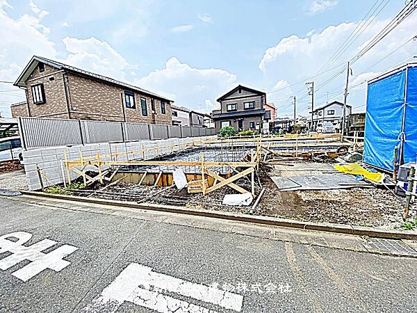 現在建築中の現場で工事進行中です。現地写真（2026年7月17日撮影）をご覧ください。