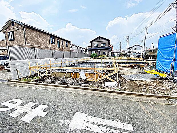 現在建築中の現場で工事進行中です。現地写真（2026年7月17日撮影）をご覧ください。