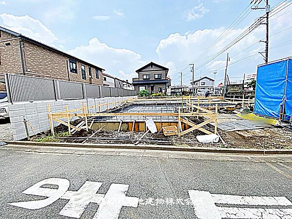 現在建築中の現場で工事進行中です。現地写真（2026年7月17日撮影）をご覧ください。
