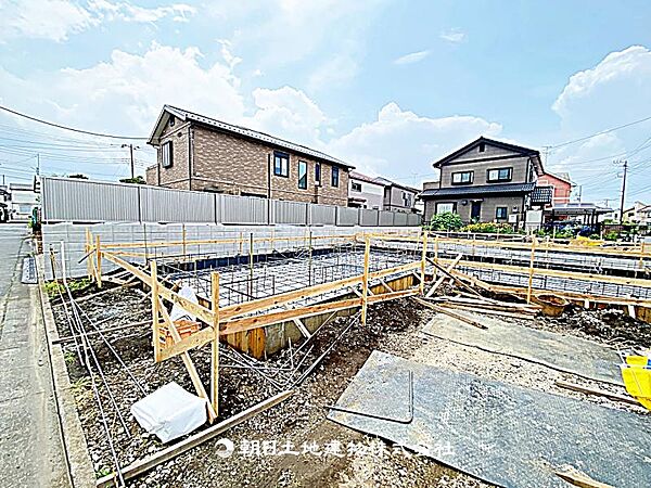 現在建築中の現場で工事進行中です。現地写真（2026年7月17日撮影）をご覧ください。