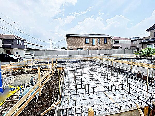 現在建築中の現場で工事進行中です。現地写真（2026年7月17日撮影）をご覧ください。