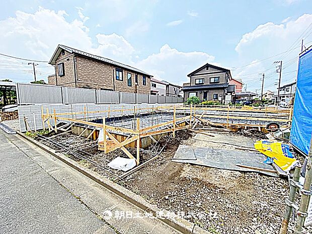 現在建築中の現場で工事進行中です。現地写真（2026年7月17日撮影）をご覧ください。