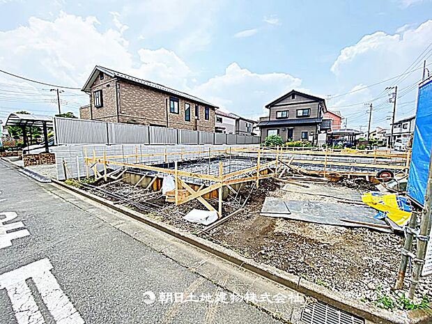 現在建築中の現場で工事進行中です。現地写真（2026年7月17日撮影）をご覧ください。