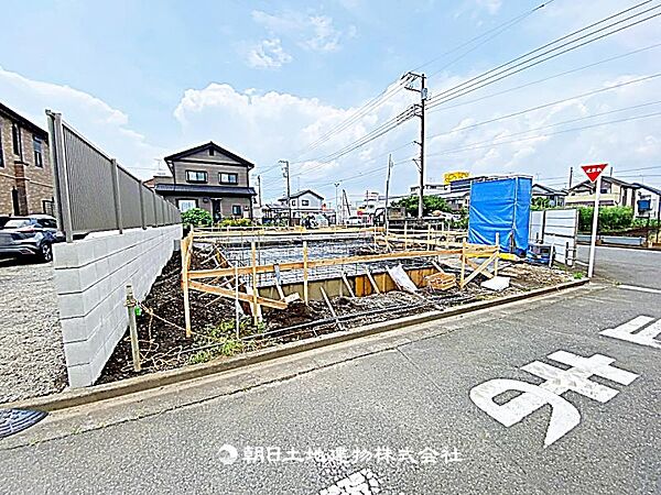 現在建築中の現場で工事進行中です。現地写真（2026年7月17日撮影）をご覧ください。