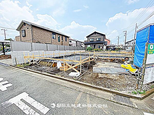 現在建築中の現場で工事進行中です。現地写真（2026年7月17日撮影）をご覧ください。
