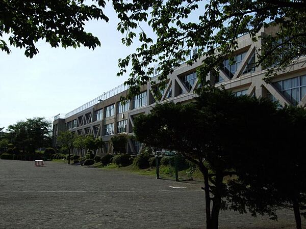 東大和市立第七小学校まで徒歩11分874ｍ！無理のない通学距離で、生活とのバランスが良好な立地です。