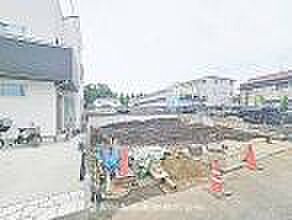 現在建築中の現場で工事進行中です。現地写真(2026年7月6日撮影)をご覧ください。