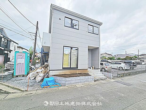 現在建築中の現場で工事進行中です。現地写真(2026年8月15日撮影)をご覧ください。