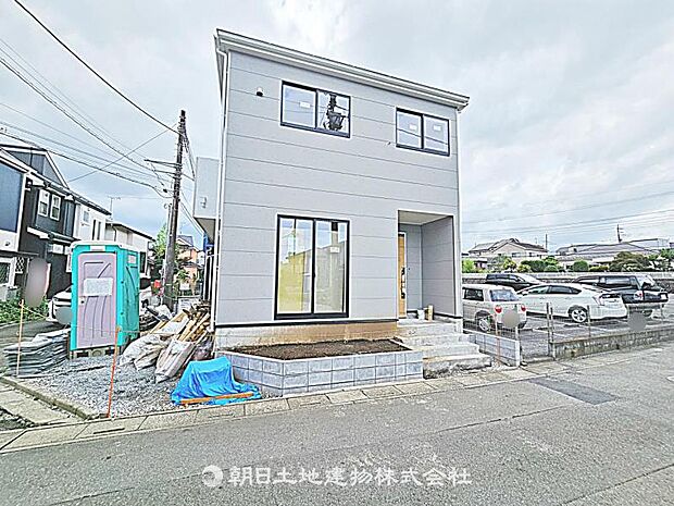 現在建築中の現場で工事進行中です。現地写真(2026年8月15日撮影)をご覧ください。