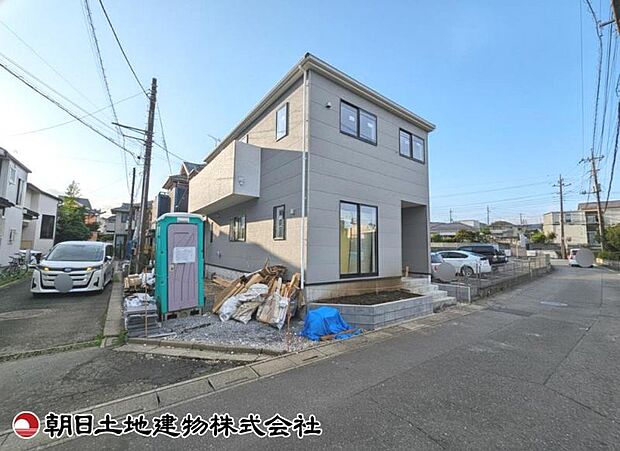 現在建築中の現場で工事進行中です。現地写真(2026年8月15日撮影)をご覧ください。