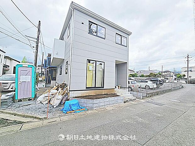 現在建築中の現場で工事進行中です。現地写真(2026年8月15日撮影)をご覧ください。