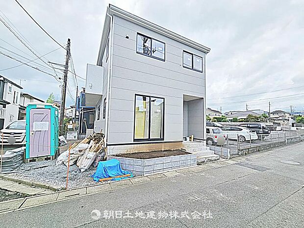 現在建築中の現場で工事進行中です。現地写真(2026年8月15日撮影)をご覧ください。