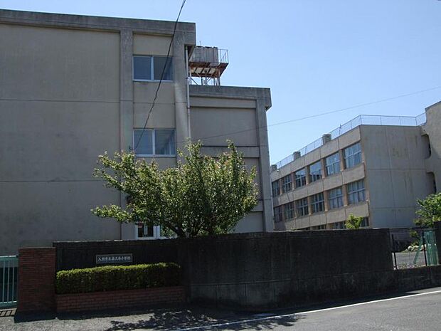 入間市立藤沢南小学校まで徒歩9分710m!毎日の通学負担を軽減できる、子育て世帯に嬉しい環境。