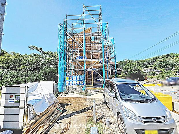 現在建築中の現場で工事進行中です。現地写真(2026年7月10日撮影)をご覧ください。