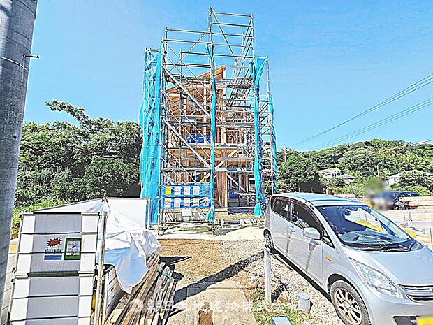 現在建築中の現場で工事進行中です。現地写真(2026年7月10日撮影)をご覧ください。