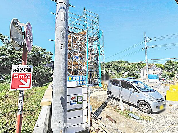 現在建築中の現場で工事進行中です。現地写真(2026年7月10日撮影)をご覧ください。