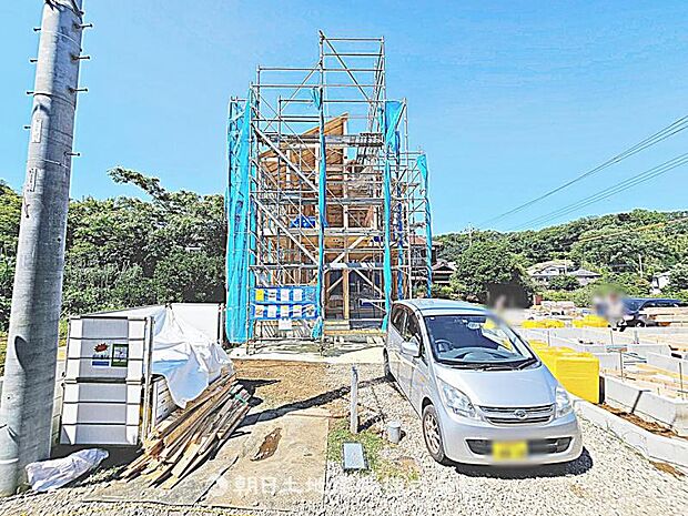 現在建築中の現場で工事進行中です。現地写真(2026年7月10日撮影)をご覧ください。