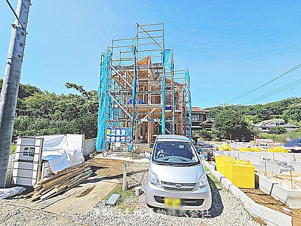 現在建築中の現場で工事進行中です。現地写真(2026年7月10日撮影)をご覧ください。