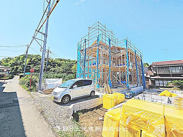 現在建築中の現場で工事進行中です。現地写真(2026年7月10日撮影)をご覧ください。