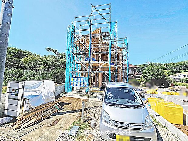 現在建築中の現場で工事進行中です。現地写真(2026年7月10日撮影)をご覧ください。