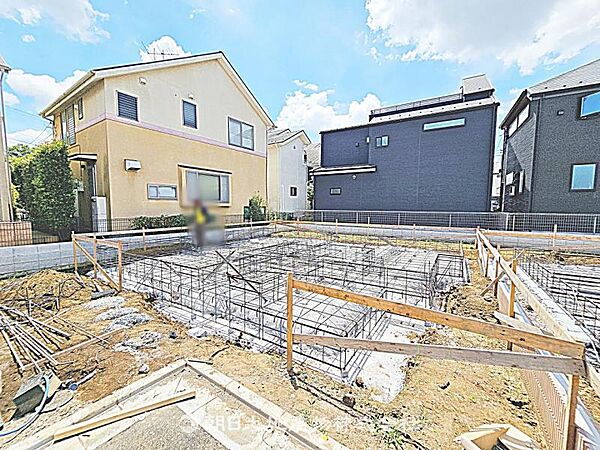 現在建築中の現場で工事進行中です。現地写真（2026年7月19日撮影）をご覧ください。