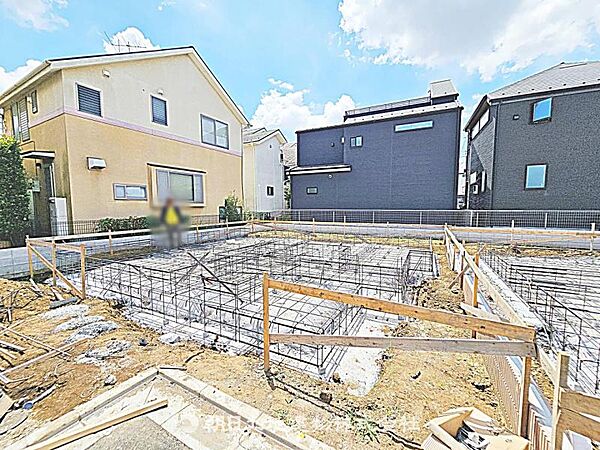 現在建築中の現場で工事進行中です。現地写真（2026年7月19日撮影）をご覧ください。