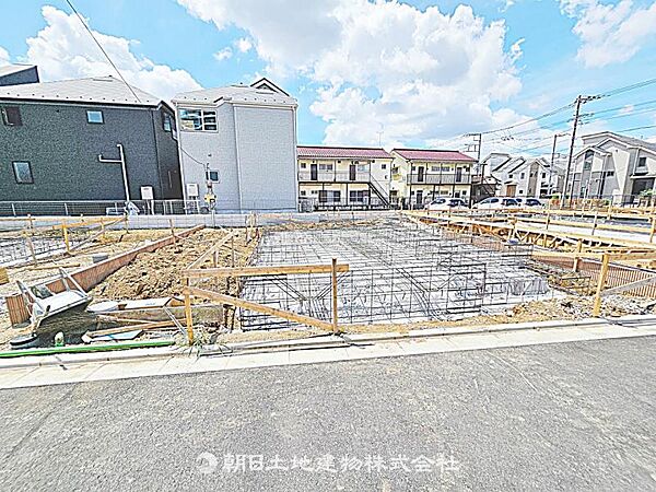 現在建築中の現場で工事進行中です。現地写真（2026年7月19日撮影）をご覧ください。