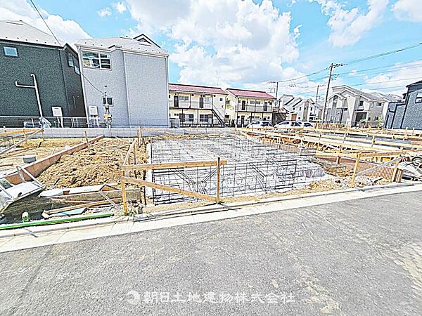 現在建築中の現場で工事進行中です。現地写真（2026年7月19日撮影）をご覧ください。