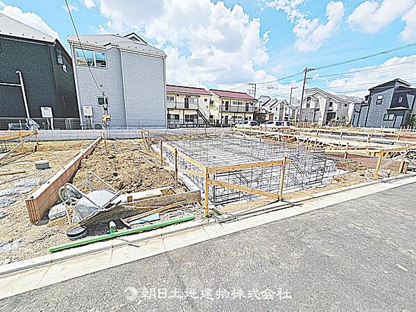現在建築中の現場で工事進行中です。現地写真（2026年7月19日撮影）をご覧ください。