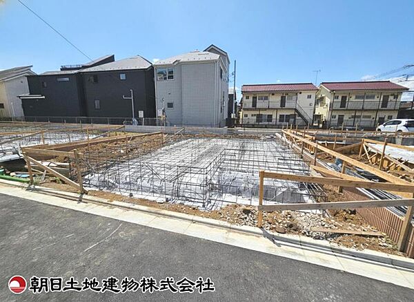 現在建築中の現場で工事進行中です。現地写真（2026年7月19日撮影）をご覧ください。