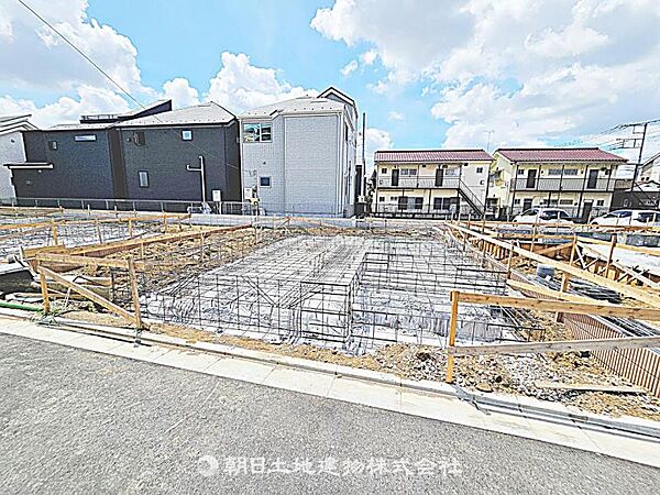 現在建築中の現場で工事進行中です。現地写真（2026年7月19日撮影）をご覧ください。