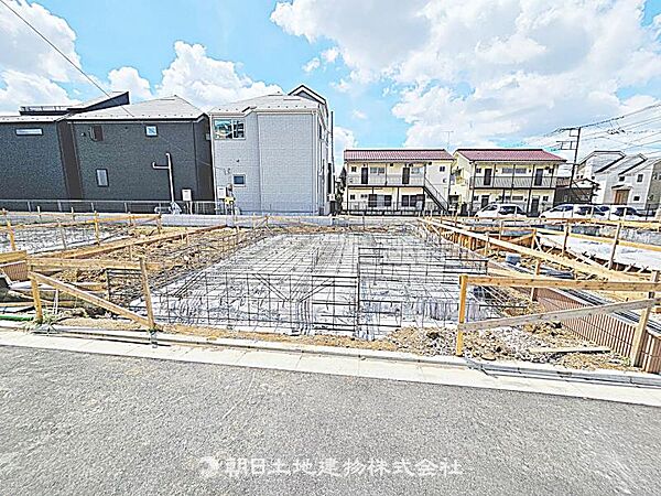現在建築中の現場で工事進行中です。現地写真（2026年7月19日撮影）をご覧ください。
